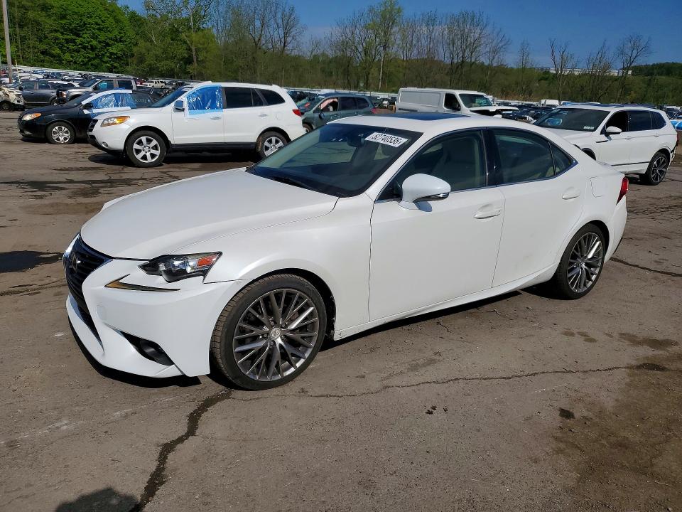 LEXUS IS 2015 مع رقم تعريف المركبة JTHCF1D24F5028701 - صورة من المزاد