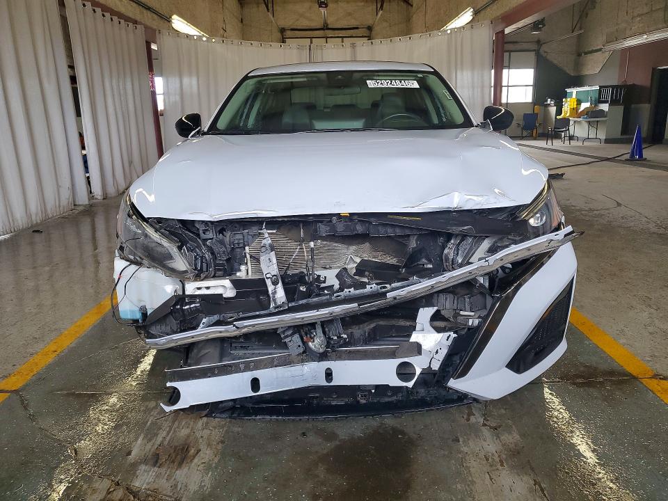 Photo 5 from auction – 2023 NISSAN ALTIMA with VIN 1N4BL4CV2PN333544