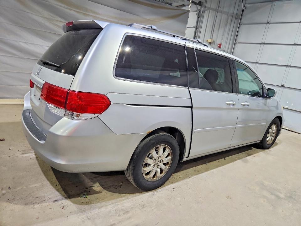 Photo 3 from auction – 2010 HONDA ODYSSEY with VIN 5FNRL3H74AB015086