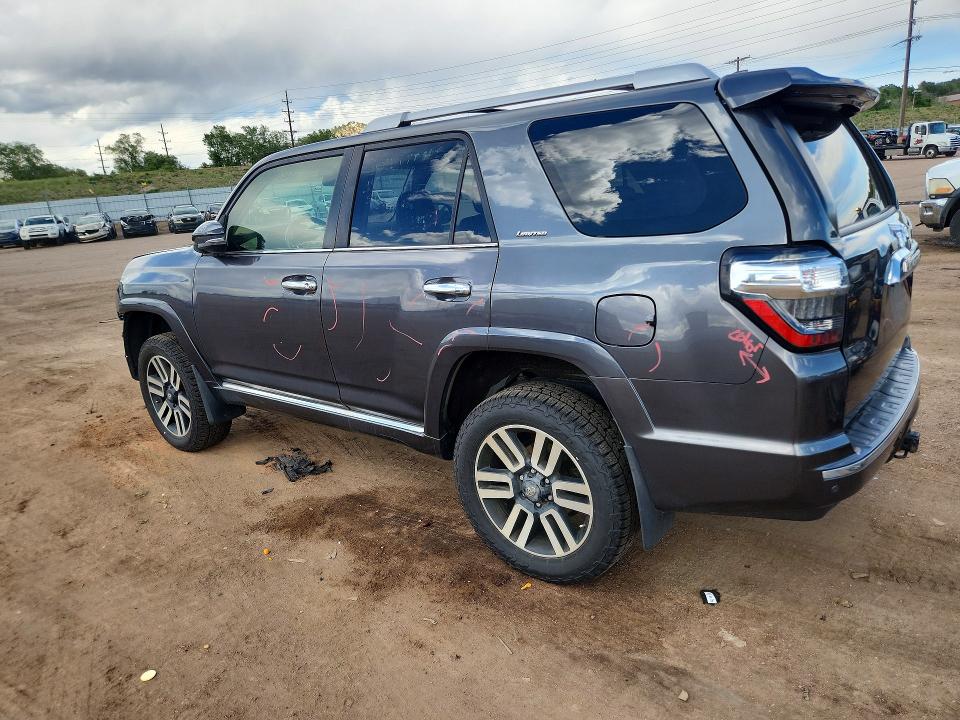 Photo 2 from auction – 2018 TOYOTA 4RUNNER with VIN JTEBU5JR6J5509677