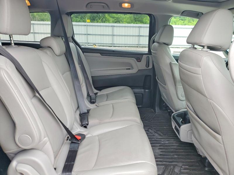 Photo 11 from auction – 2018 HONDA ODYSSEY with VIN 5FNRL6H75JB102058