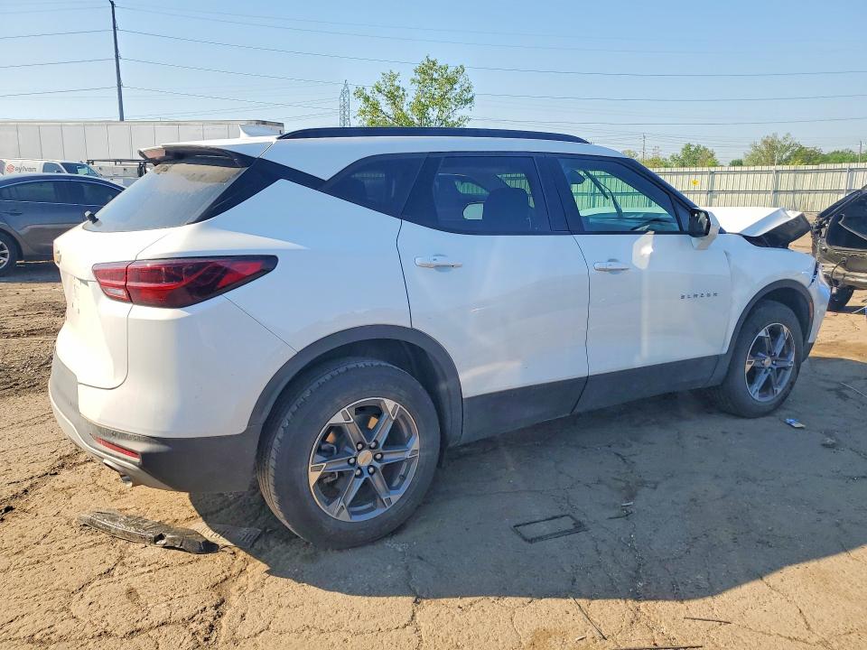Photo 3 from auction – 2025 CHEVROLET BLAZER with VIN 3GNKBCR41SS176410