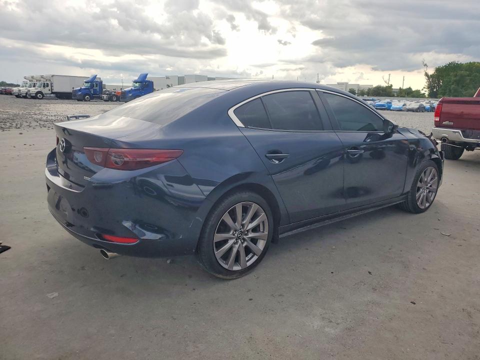 Photo 3 from auction – 2020 MAZDA 3 with VIN JM1BPACL1L1174660