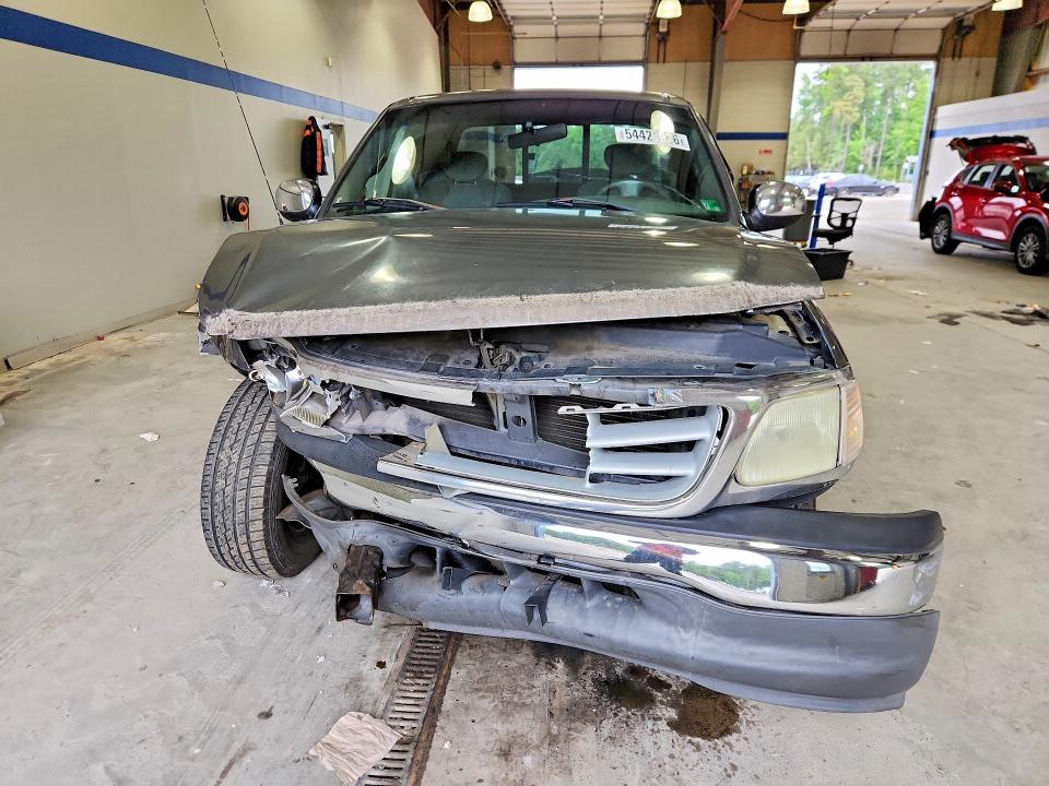 Photo 5 from auction – 2002 FORD F150 with VIN 2FTRX17W72CA31888