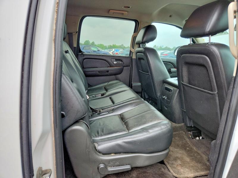Photo 11 from auction – 2013 GMC YUKON XL with VIN 1GKS2KE73DR177345
