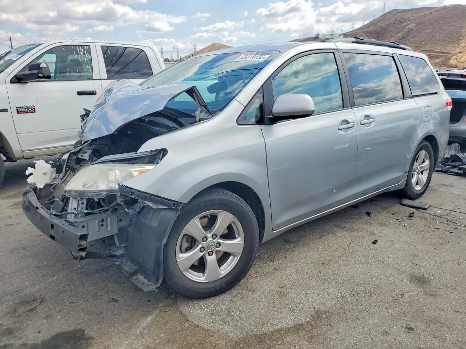 TOYOTA SIENNA 2014 with VIN 5TDKK3DC8ES483525 - Photo from auction