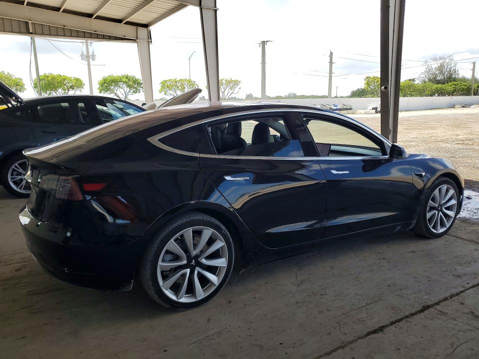 Photo 3 from auction – 2018 TESLA MODEL 3 with VIN 5YJ3E1EA2JF175763