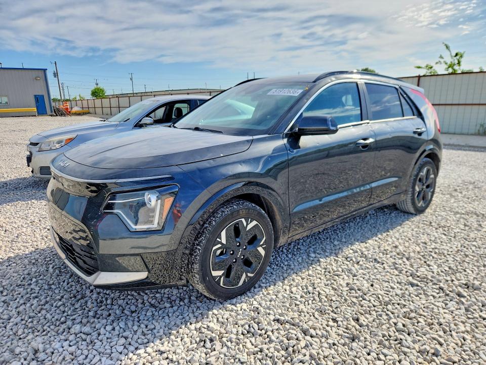2023 KIA NIRO