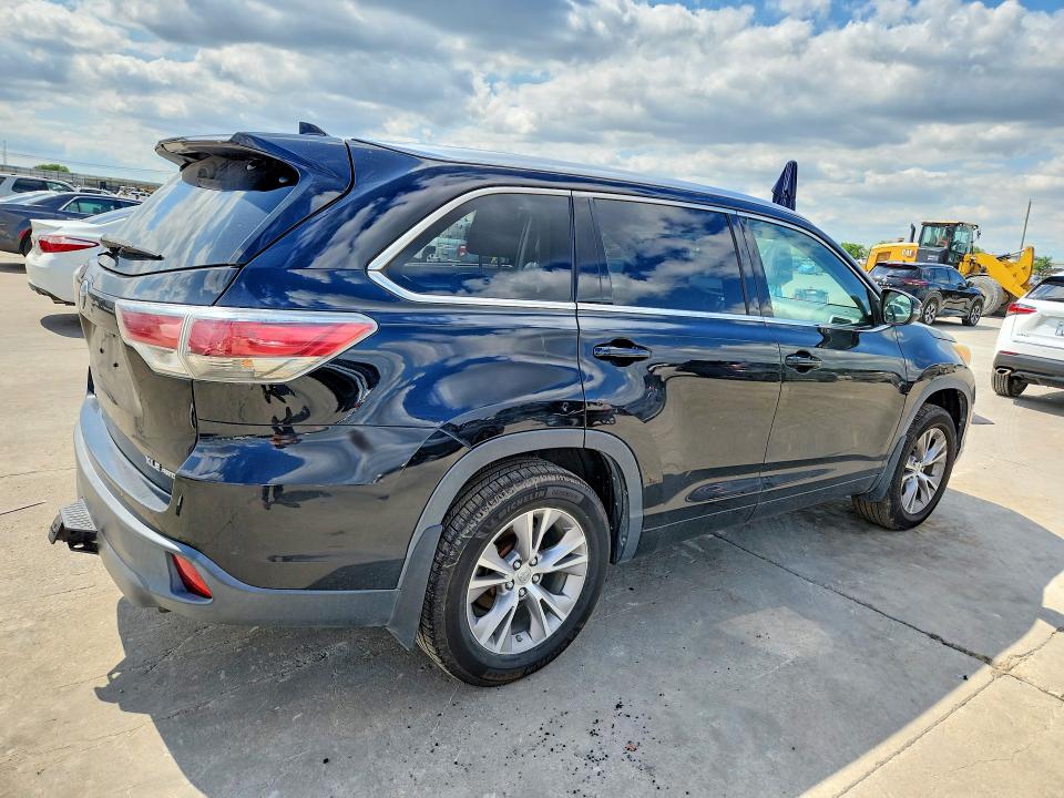 Photo 3 from auction – 2014 TOYOTA HIGHLANDER with VIN 5TDJKRFH6ES061440