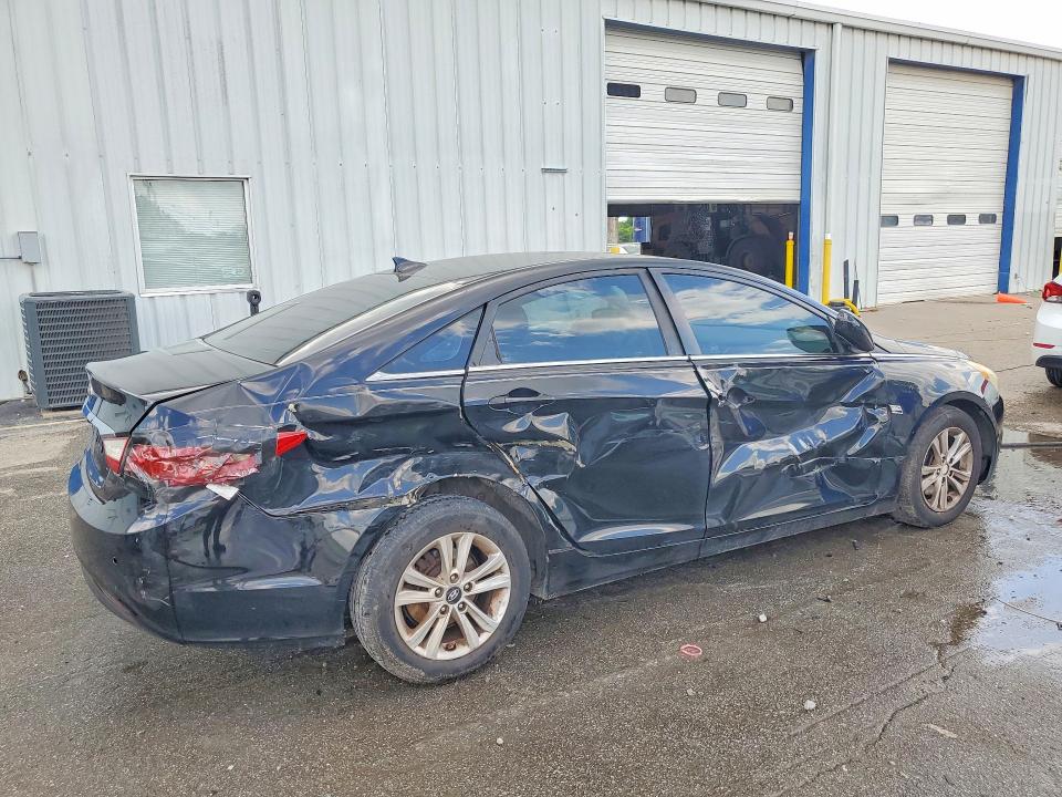 Photo 3 from auction – 2012 HYUNDAI SONATA with VIN 5NPEB4AC7CH343170