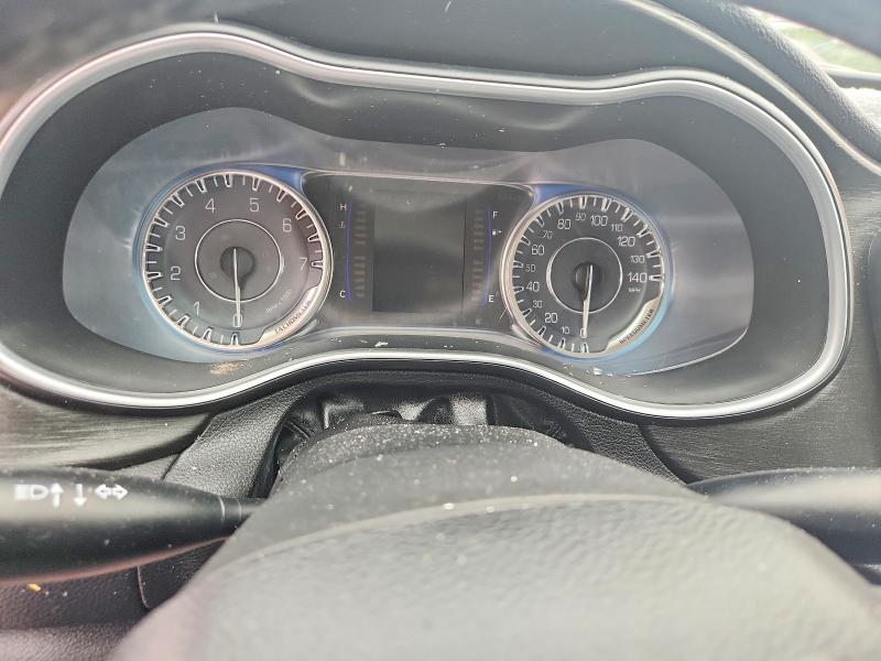Photo 9 from auction – 2015 CHRYSLER 200 with VIN 1C3CCCABXFN695593