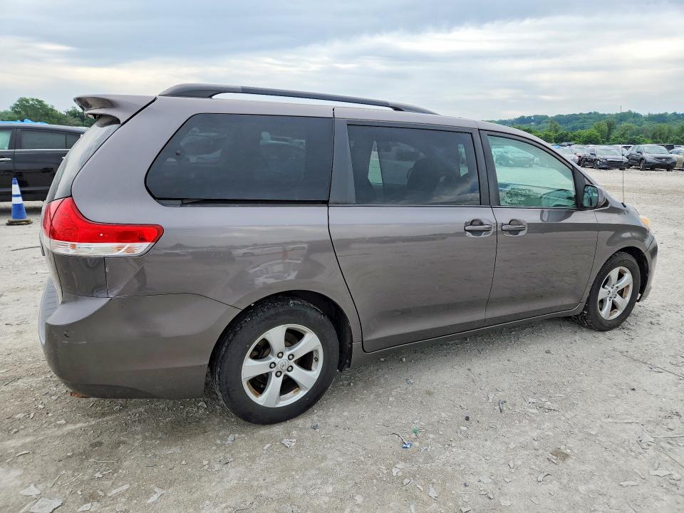 Zdjęcie 3 z aukcji – 2011 TOYOTA SIENNA z VIN 5TDKK3DC5BS167897