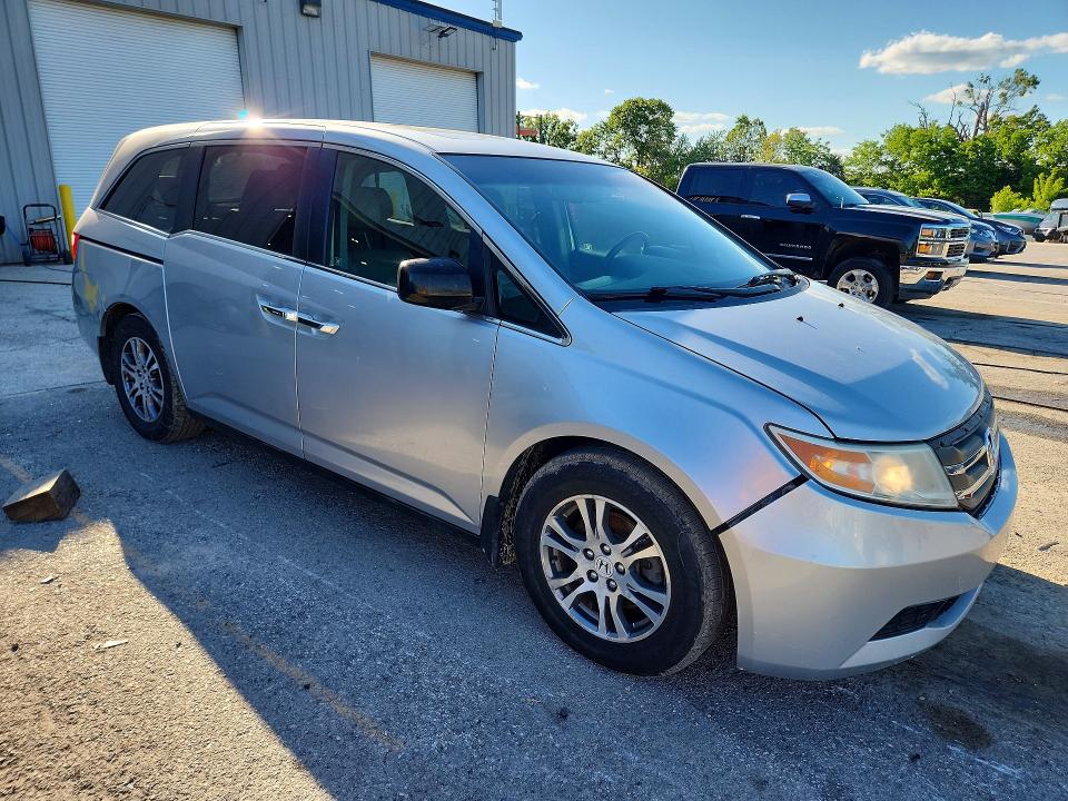 Photo 4 from auction – 2011 HONDA ODYSSEY with VIN 5FNRL5H68BB046331