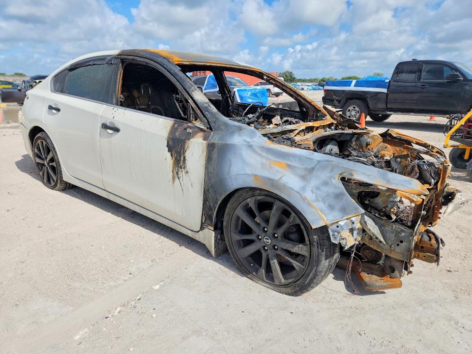 Photo 4 from auction – 2018 NISSAN ALTIMA with VIN 1N4AL3AP6JC161404