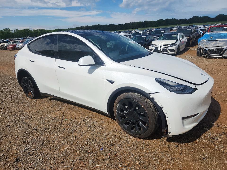 Photo 4 from auction – 2020 TESLA MODEL Y with VIN 5YJYGDEE5LF034239