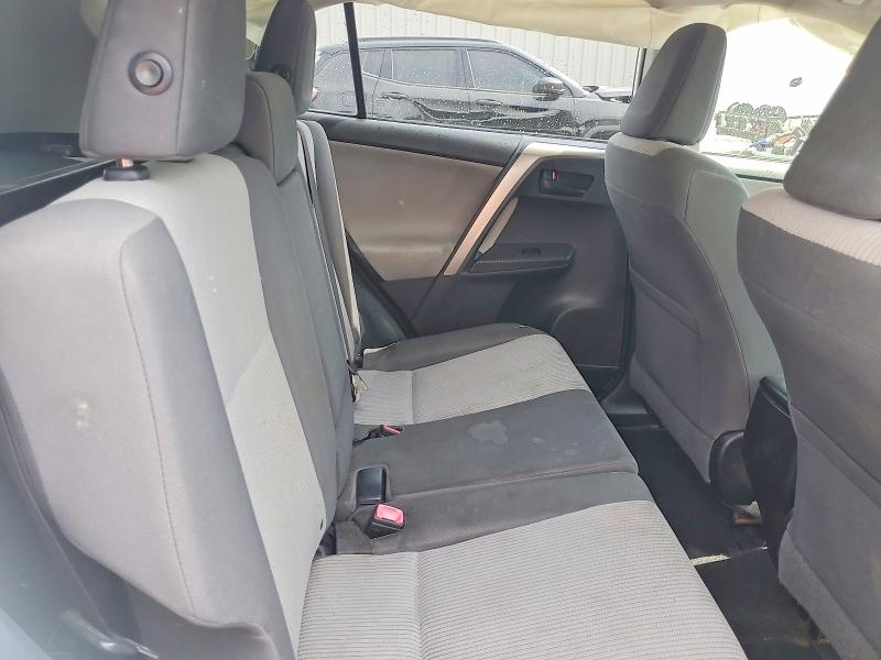 Photo 11 from auction – 2015 TOYOTA RAV4 with VIN JTMZFREV7FD065556