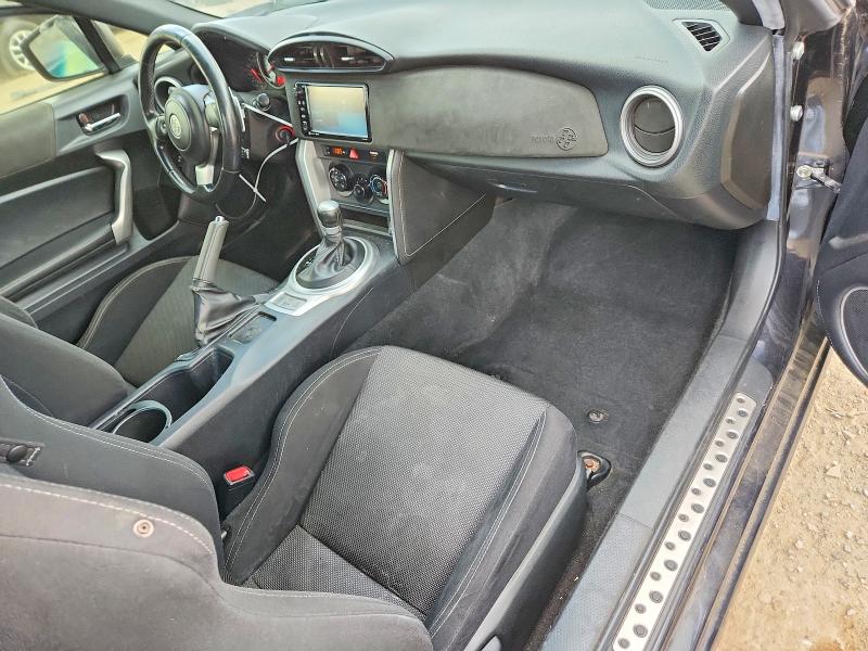 Photo 8 from auction – 2017 TOYOTA 86 with VIN JF1ZNAA19H8706733