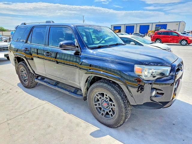 Photo 4 from auction – 2020 TOYOTA 4RUNNER with VIN JTEZU5JR2L5228056
