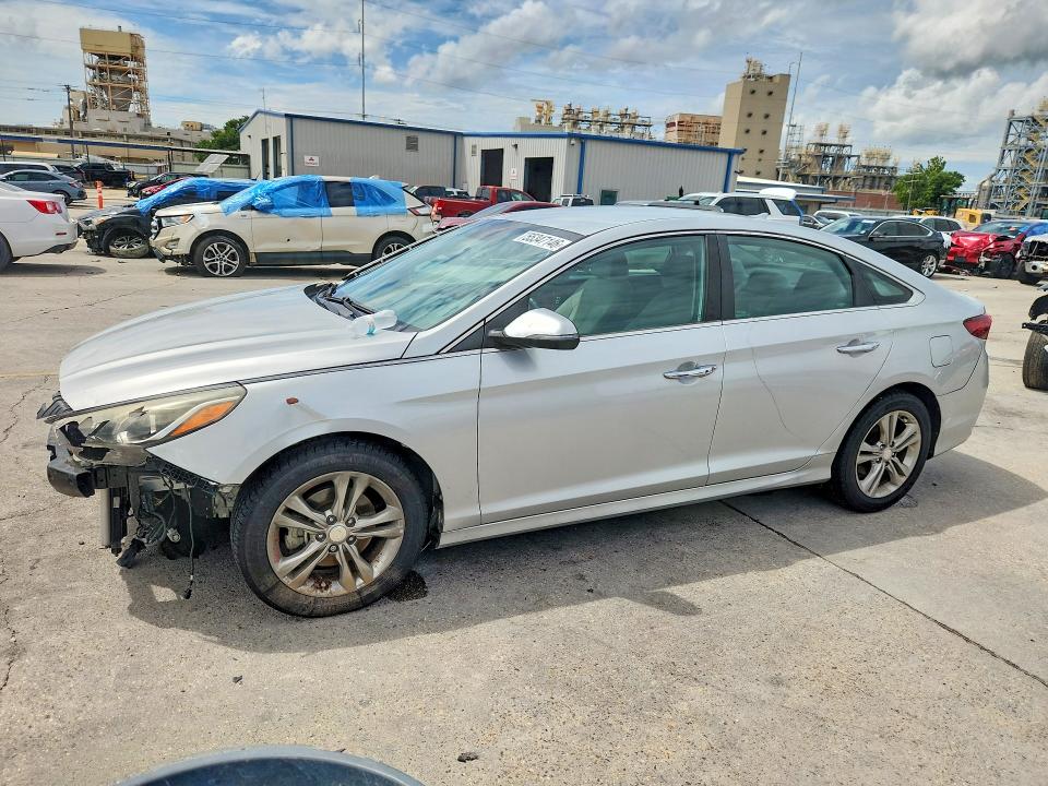 HYUNDAI SONATA 2018 with VIN 5NPE34AF1JH630654 - Photo from auction