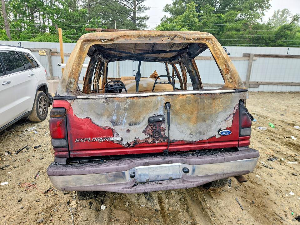 Photo 6 from auction – 1997 FORD EXPLORER with VIN 1FMDU32E7VUD40189