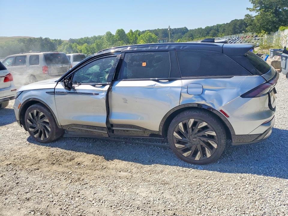 Photo 2 from auction – 2025 LINCOLN NAUTILUS with VIN 5LMPJ8K47SJ947519