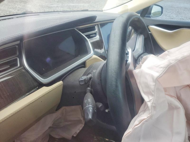 Снимка 9 от търг – 2013 TESLA MODEL S с VIN 5YJSA1CG9DFP17248