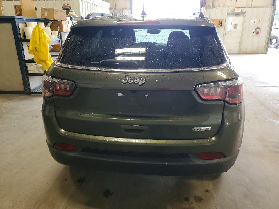 Photo 6 from auction – 2017 JEEP COMPASS with VIN 3C4NJCBB6HT658696