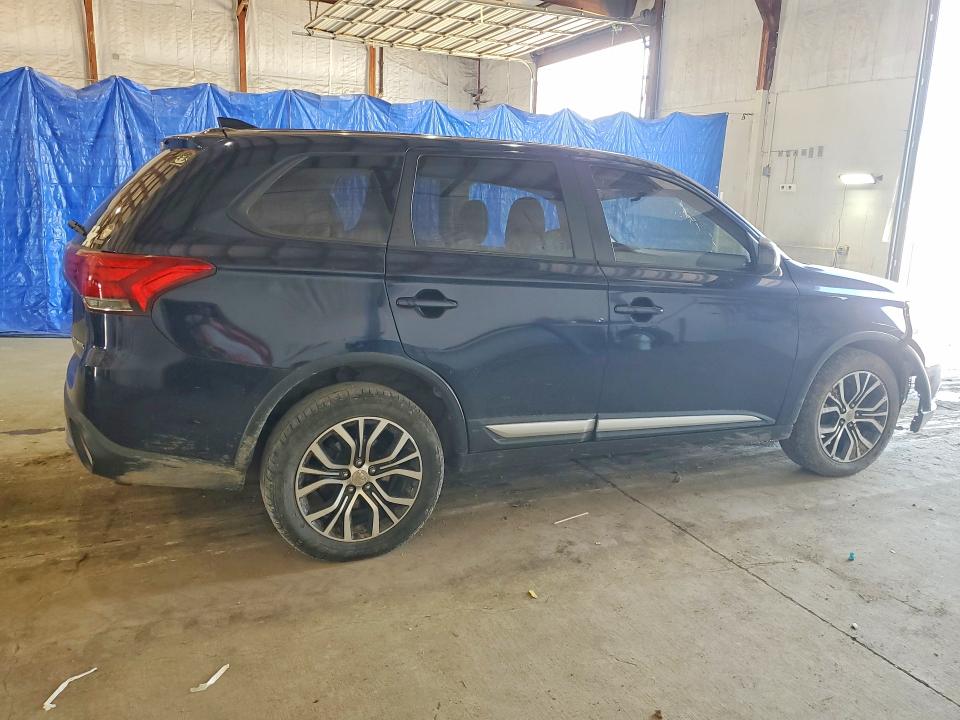 Zdjęcie 3 z aukcji – 2018 MITSUBISHI OUTLANDER z VIN JA4AZ3A35JZ056981