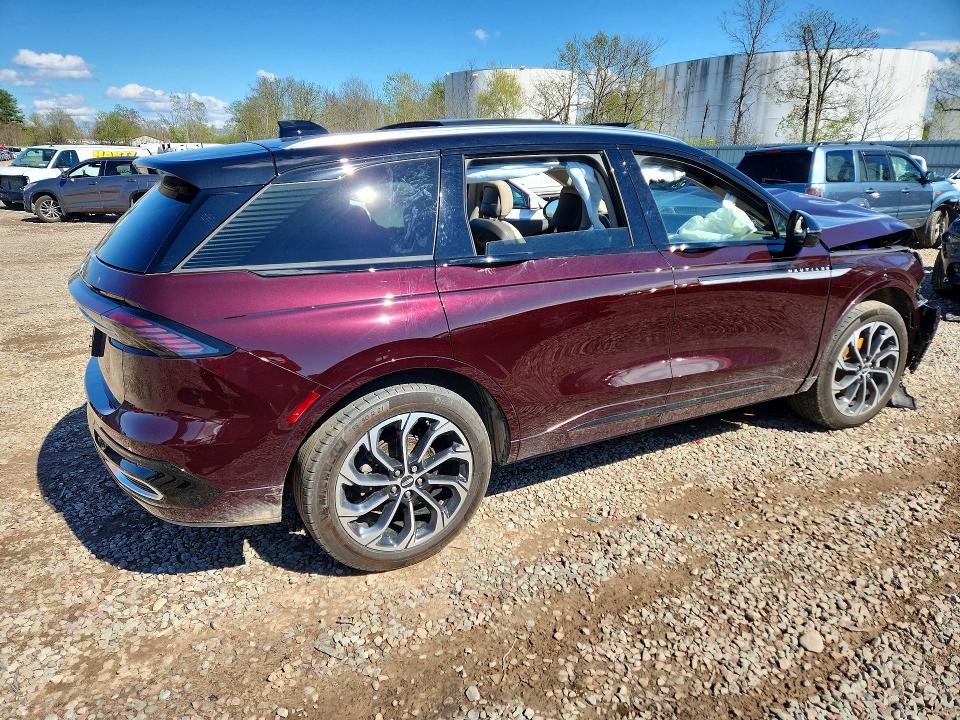 Photo 3 from auction – 2025 LINCOLN NAUTILUS with VIN 5LMPJ8KA7SJ897890
