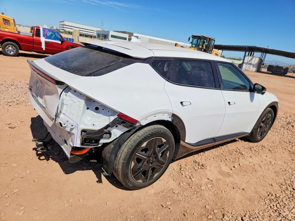 Photo 3 from auction – 2025 KIA EV6 with VIN 5XYC34JA0SG010902
