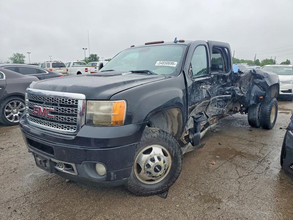 GMC SIERRA 2013 مع رقم تعريف المركبة 1GT426C84DF198505 - صورة من المزاد