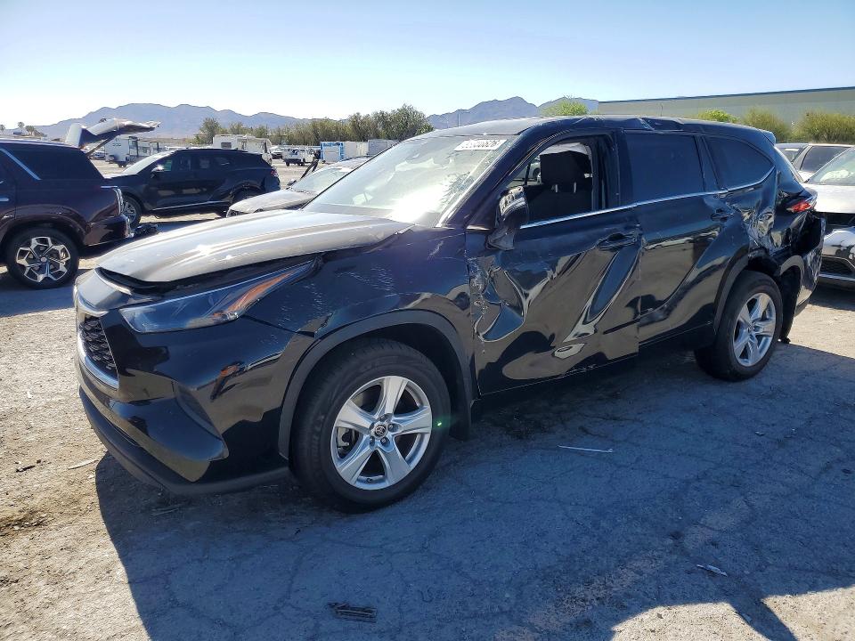 TOYOTA HIGHLANDER 2022 with VIN 5TDCZRBH9NS580797 - Photo from auction