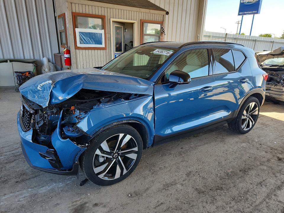 2023 VOLVO XC40 - Търг №54362716