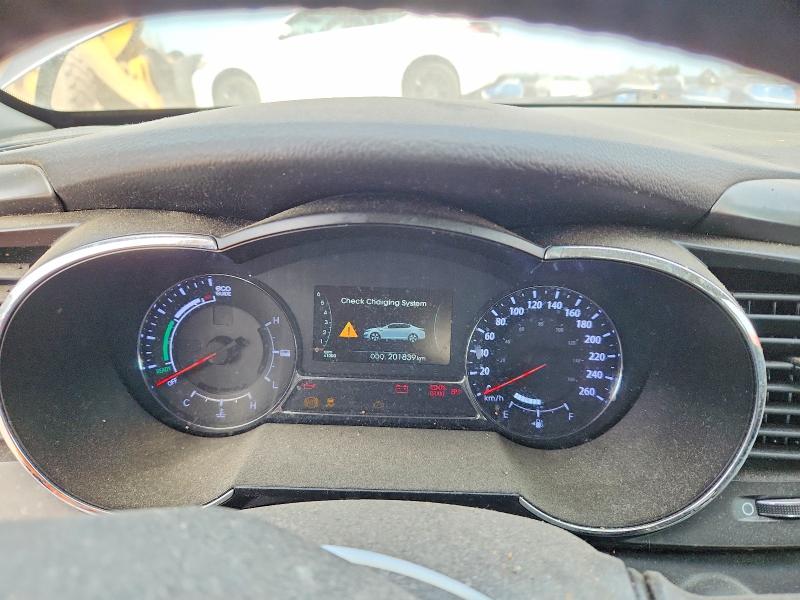 Photo 9 from auction – 2011 KIA OPTIMA with VIN KNAGM4ADXB5004233