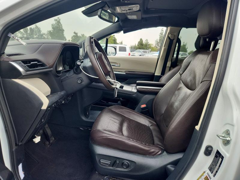 Photo 7 from auction – 2023 TOYOTA SIENNA with VIN 5TDERKEC8PS165571