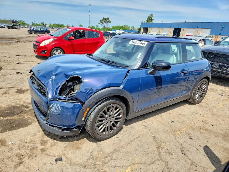MINI COOPER 2025 with VIN WMW13GD02S2W48619 - Photo from auction