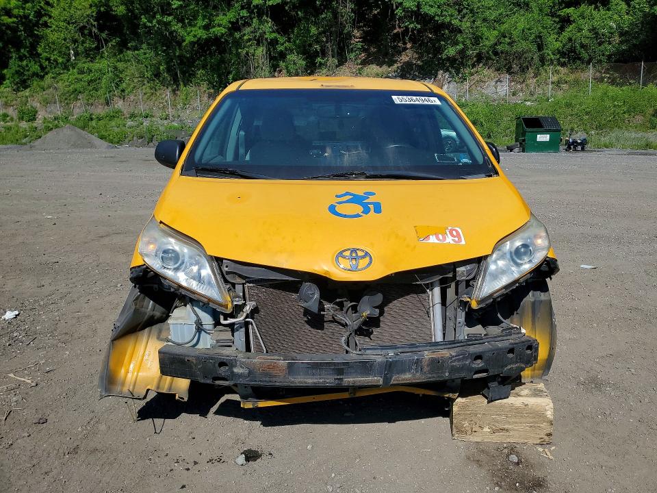 Photo 5 from auction – 2016 TOYOTA SIENNA with VIN 5TDKK3DC4GS764014