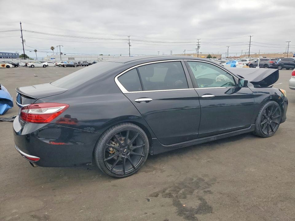 Photo 3 from auction – 2017 HONDA ACCORD with VIN 1HGCR2F5XHA263945