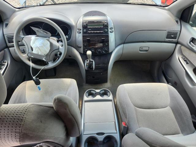 Photo 8 from auction – 2010 TOYOTA SIENNA with VIN 5TDKK4CC1AS334505