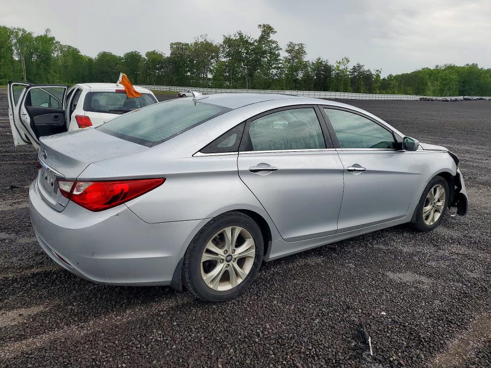 Photo 3 from auction – 2011 HYUNDAI SONATA with VIN 5NPEC4AC8BH181285