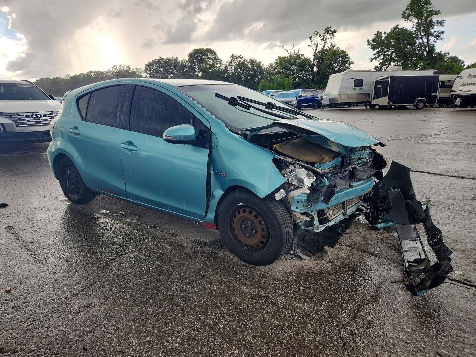 Photo 4 from auction – 2013 TOYOTA PRIUS C with VIN JTDKDTB31D1044854