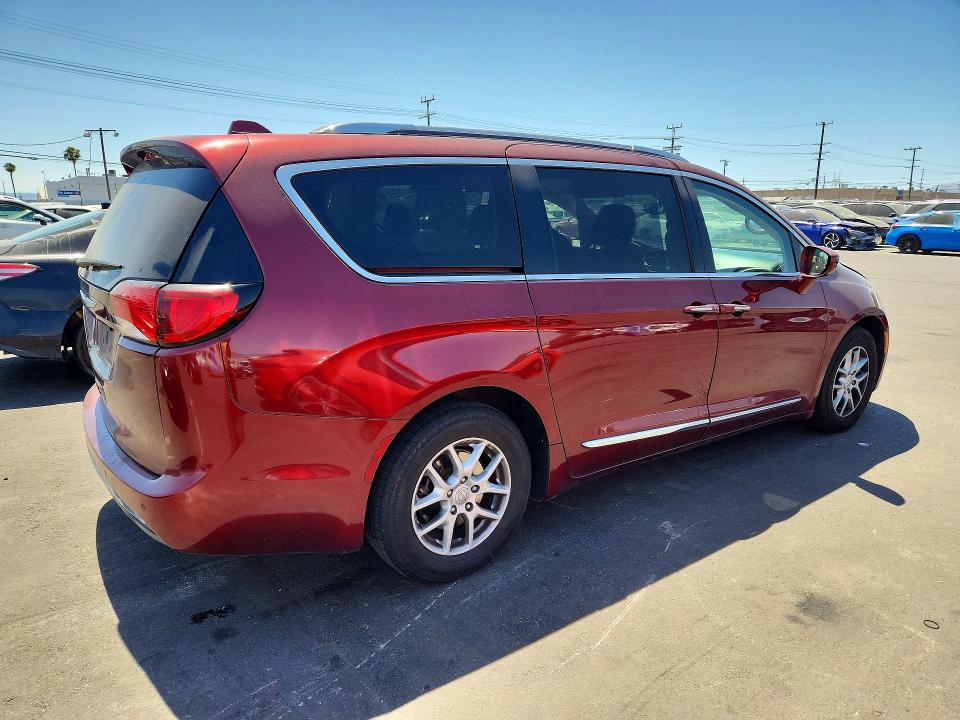 Photo 3 from auction – 2020 CHRYSLER PACIFICA with VIN 2C4RC1BG7LR276992