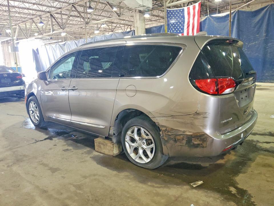 Zdjęcie 2 z aukcji – 2017 CHRYSLER PACIFICA z VIN 2C4RC1EG5HR832946