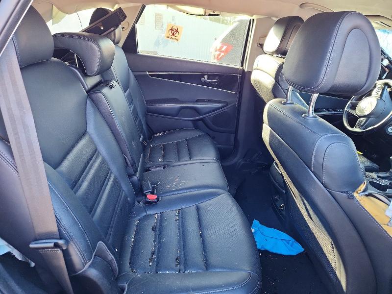 Photo 11 from auction – 2016 KIA SORENTO with VIN 5XYPH4A19GG059428