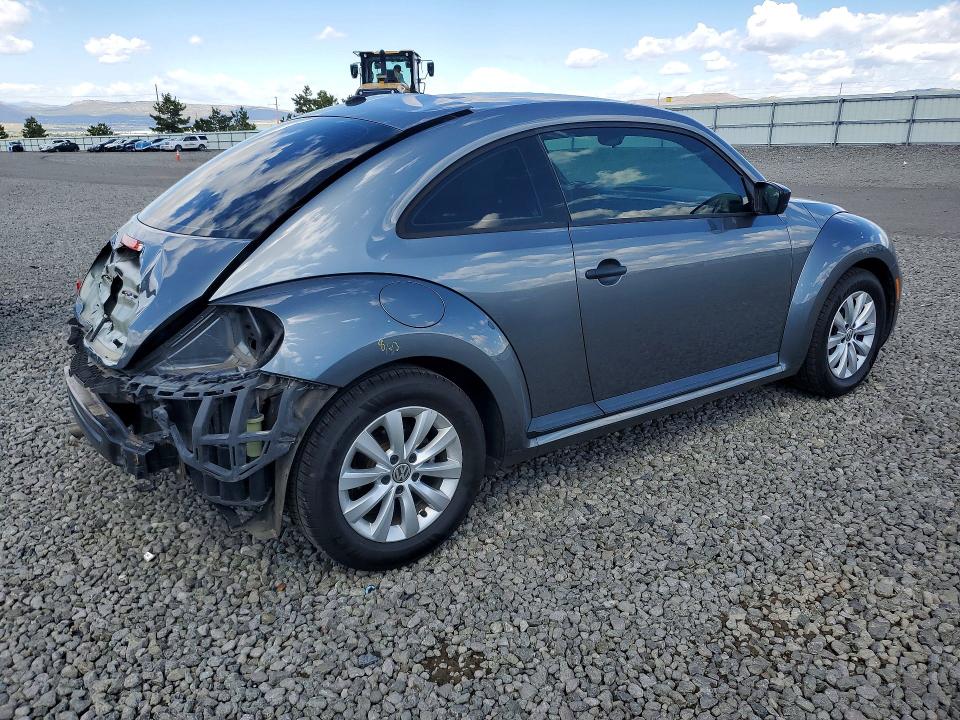 Photo 3 from auction – 2017 VOLKSWAGEN BEETLE with VIN 3VWF17AT3HM627483
