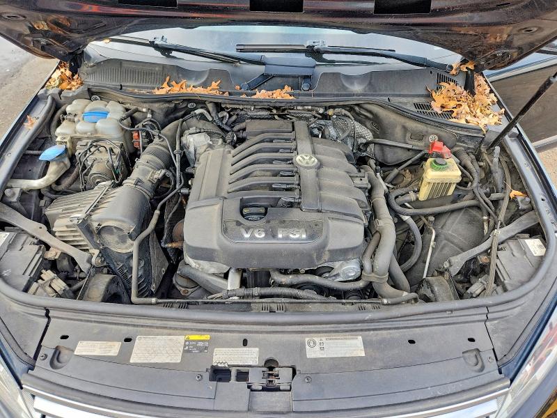 Photo 12 from auction – 2017 VOLKSWAGEN TOUAREG with VIN WVGRF7BP9HD000586
