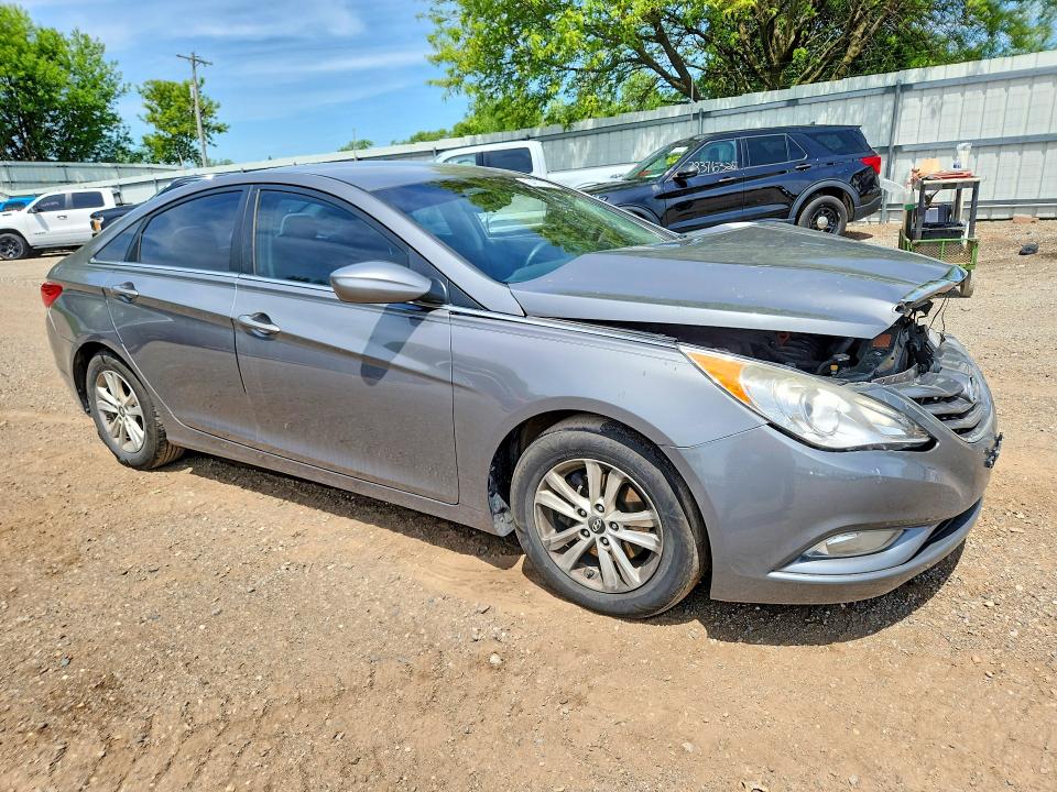 Photo 4 from auction – 2013 HYUNDAI SONATA with VIN 5NPEB4AC7DH678575