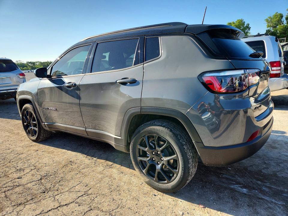 Foto 2 de la subasta – 2024 JEEP COMPASS con VIN 3C4NJDBN3RT592934