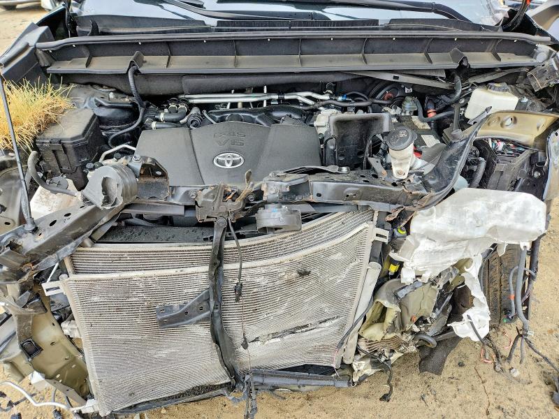 Photo 12 from auction – 2022 TOYOTA HIGHLANDER with VIN 5TDGZRBH1NS585283