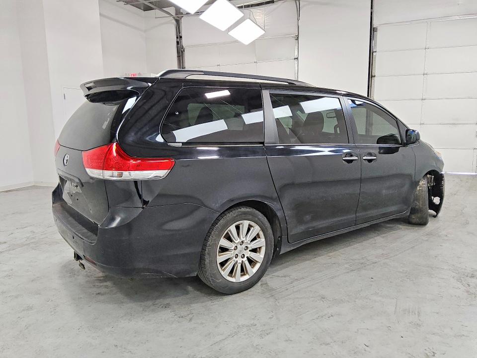 Photo 3 from auction – 2014 TOYOTA SIENNA with VIN 5TDDK3DC2ES086935